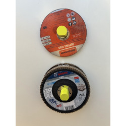 Supports muraux avec disque à tronçonner et disque à lamelles Bosch, illustrant la compatibilité toutes marques